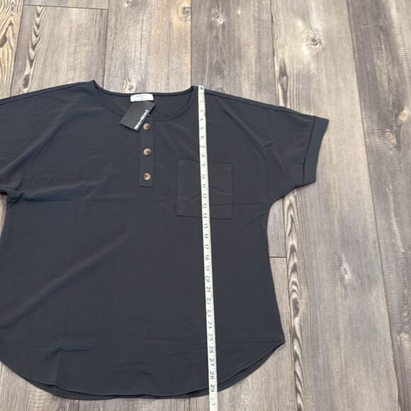 Zenana Gray Top with accent buttons - Picture 2 of 5